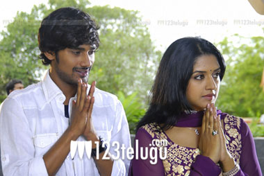 First Day First Show - Evaraina Epudaina